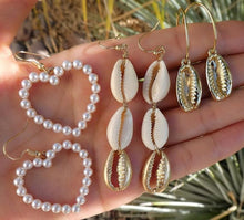 Charger l&#39;image dans la galerie, Boucles d&#39;oreilles en forme de coquilles de plage
